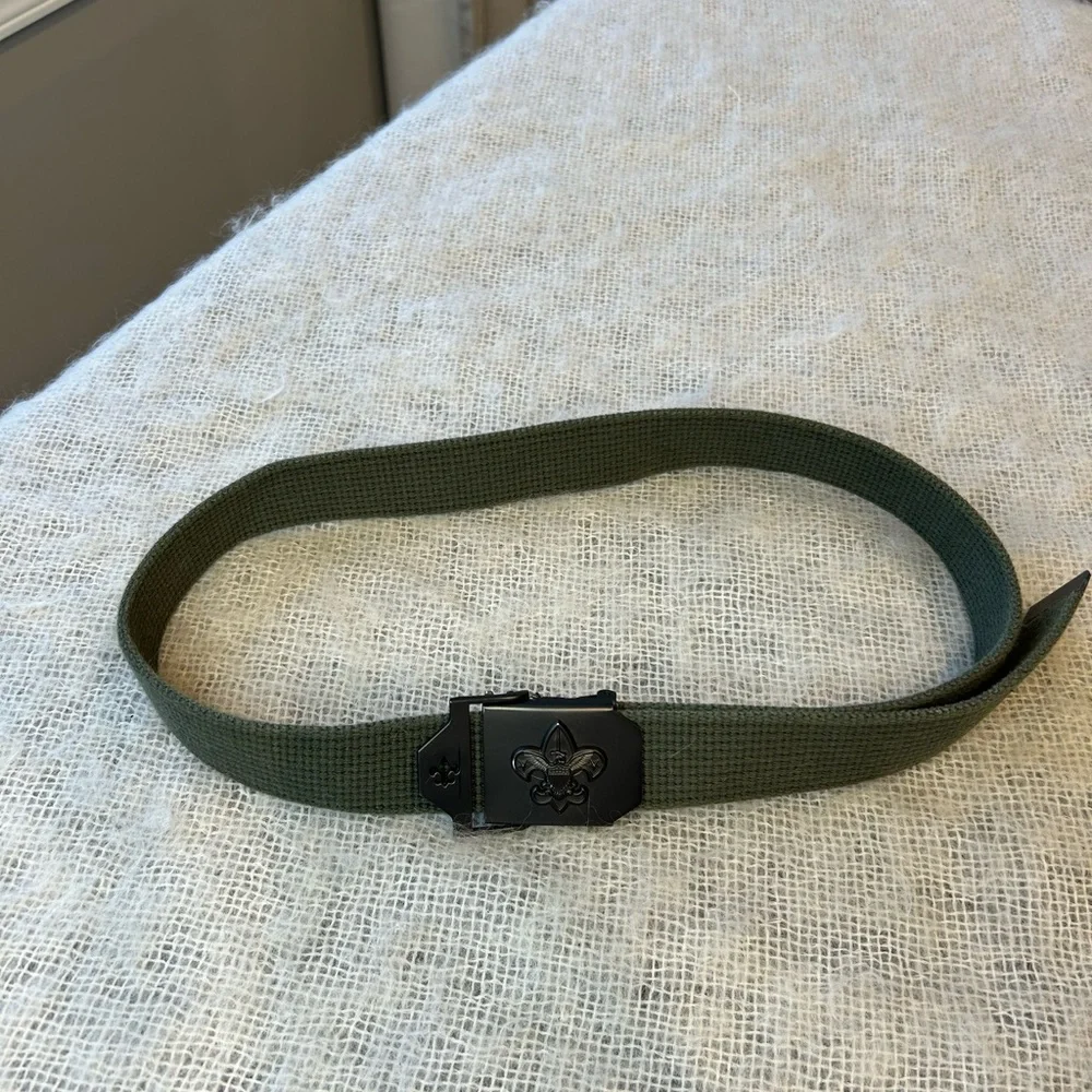 Boy Scouts of America olive green belt Size M/L 42” EUC